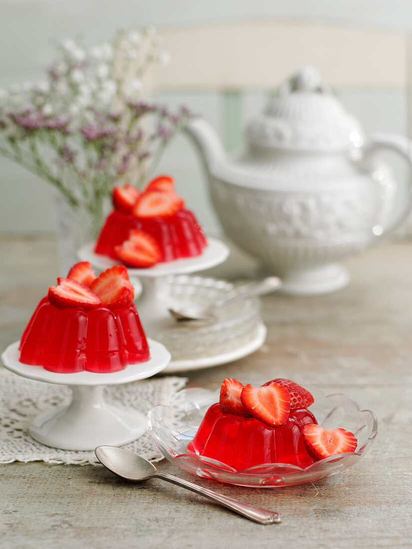 Strawberry jelly served with tea