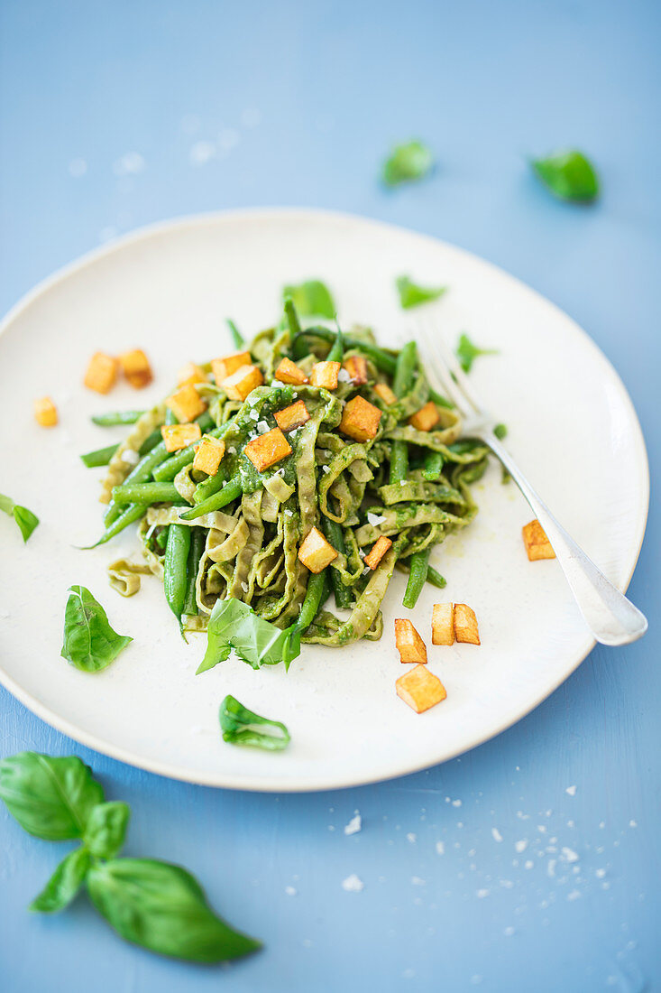 Edamame noodles with green beans, diced potatoes and pesto
