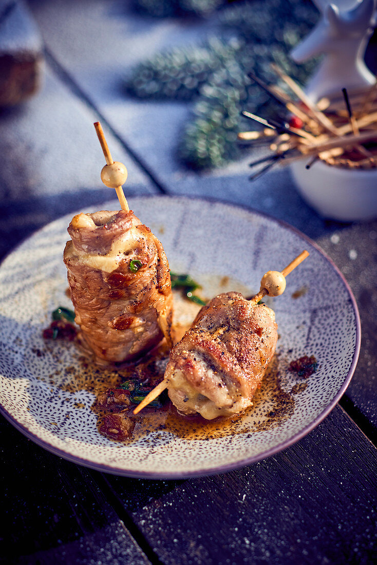 Veal and melted cheese brochette