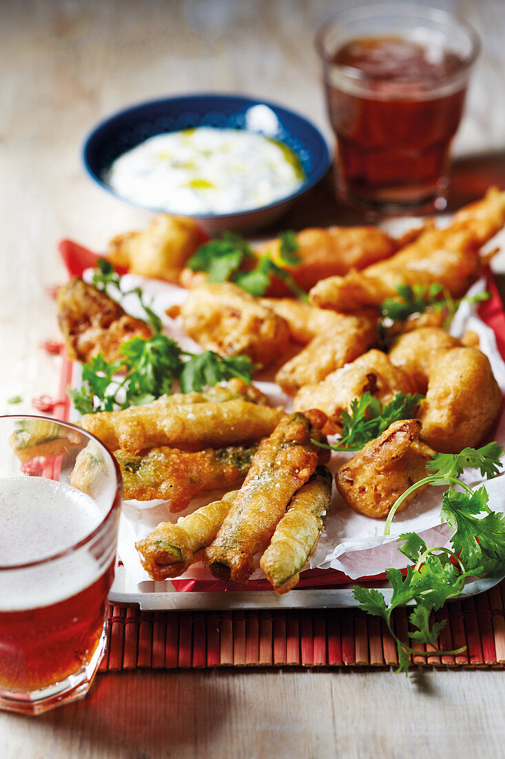 Gemüse und Fisch im Tempura-Bierteig