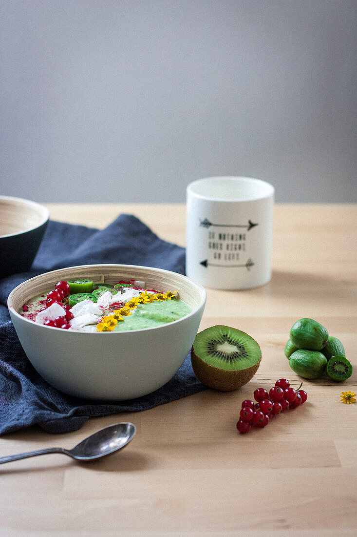 Green smoothie bowl with kiwi