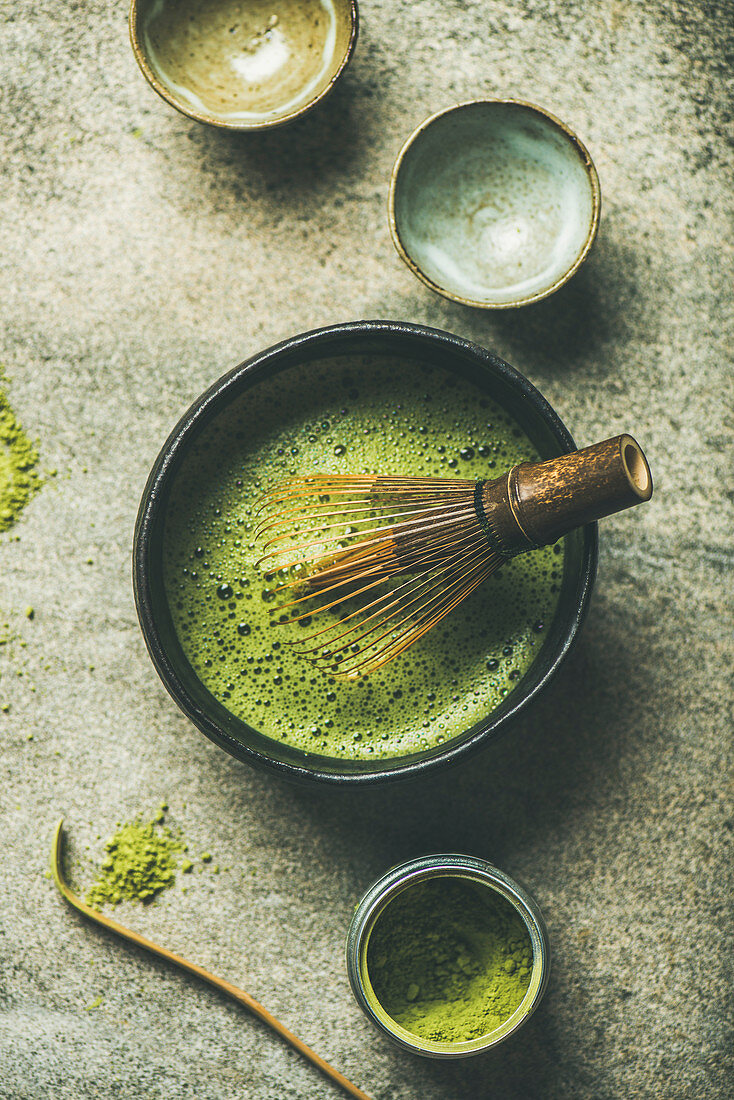 Utensilien zum Zubereiten von Matcha-Tee (Japan)