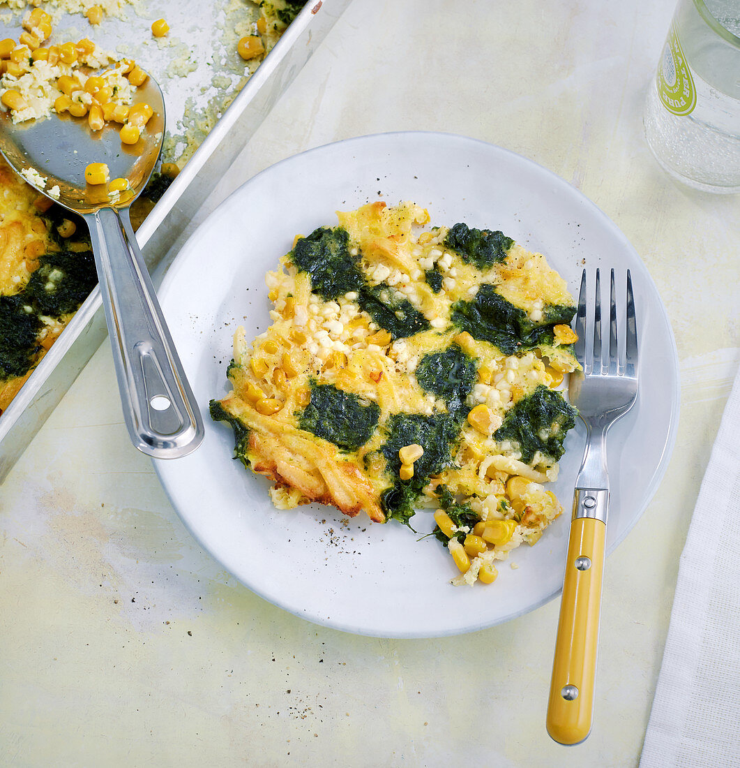 Quick Spätzle with spinach and egg