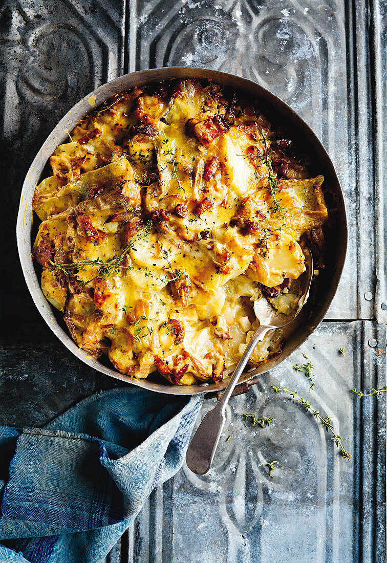 Kartoffel-Tartiflette mit Speck und Käse