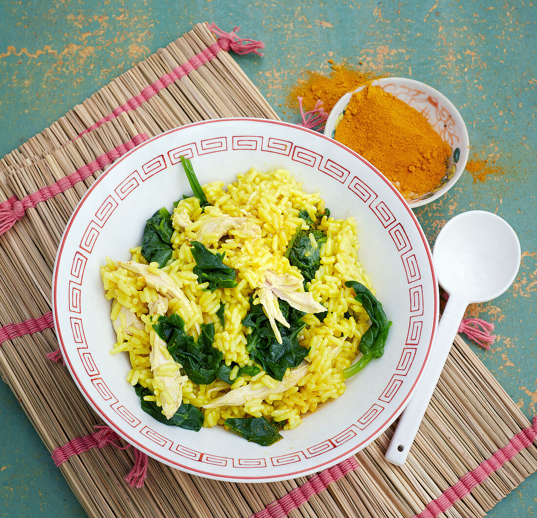 Thai rice pot with spinach and chicken