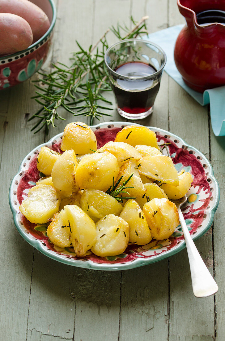 Ofengebratene Kartoffeln mit Rosmarin