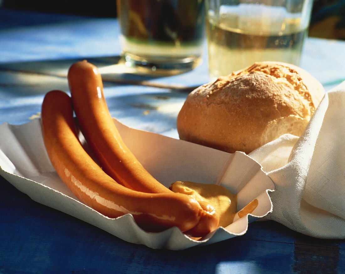 Two Frankfurters with Mustard; Roll