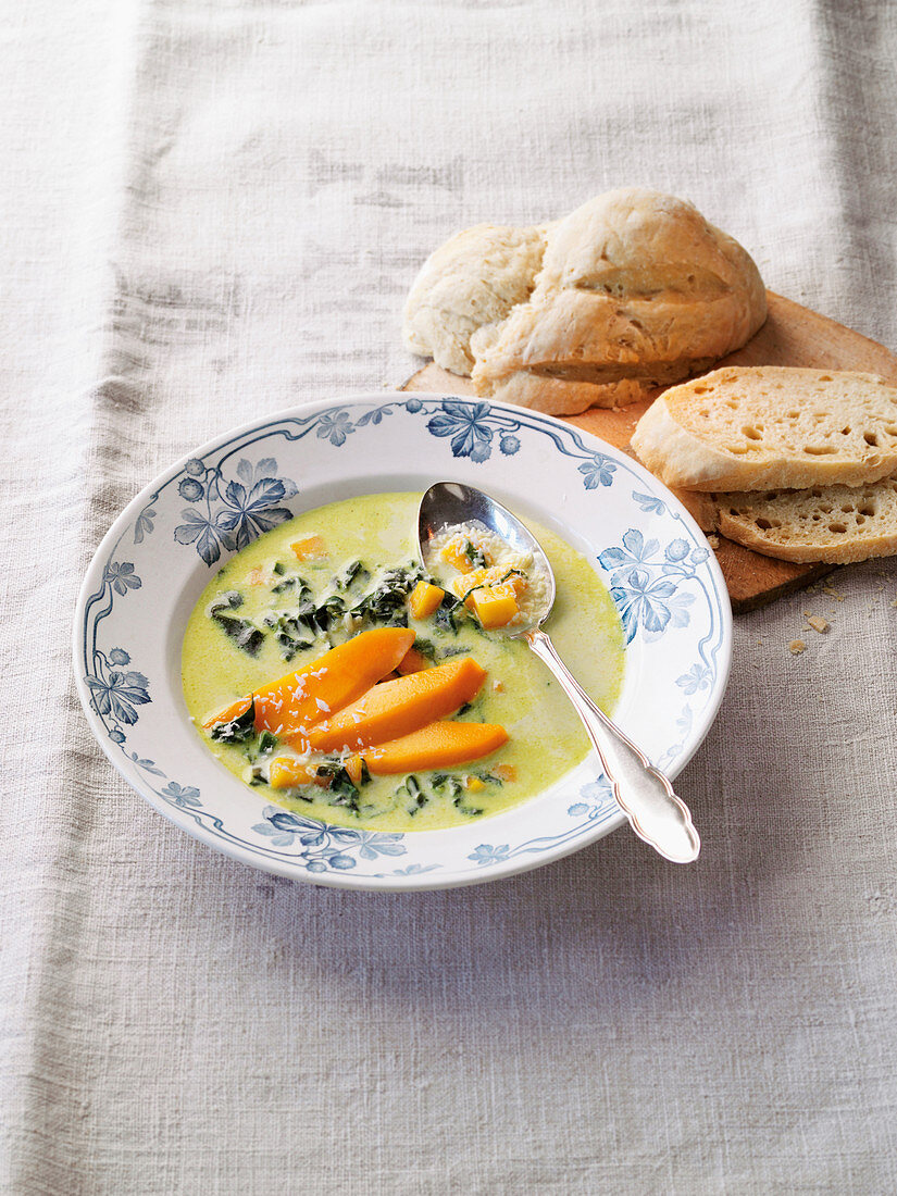 Chard soup with white bread