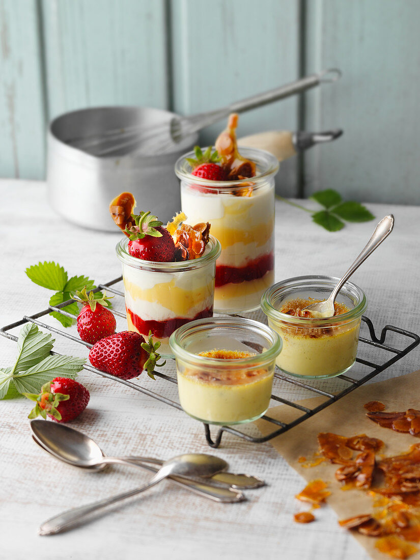 Crème brûlée mit Eierlikör und Eierlikör-Schichtdessert mit Krokant