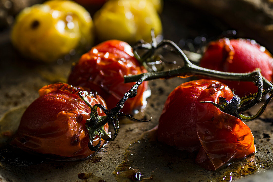 Roasted tomatoes (close up)