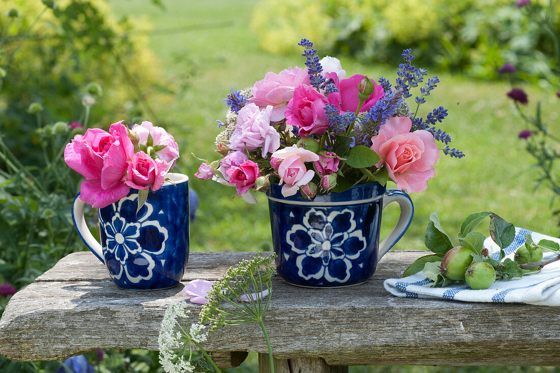 Rosa bouquet (roses) and lavandula (lavender)