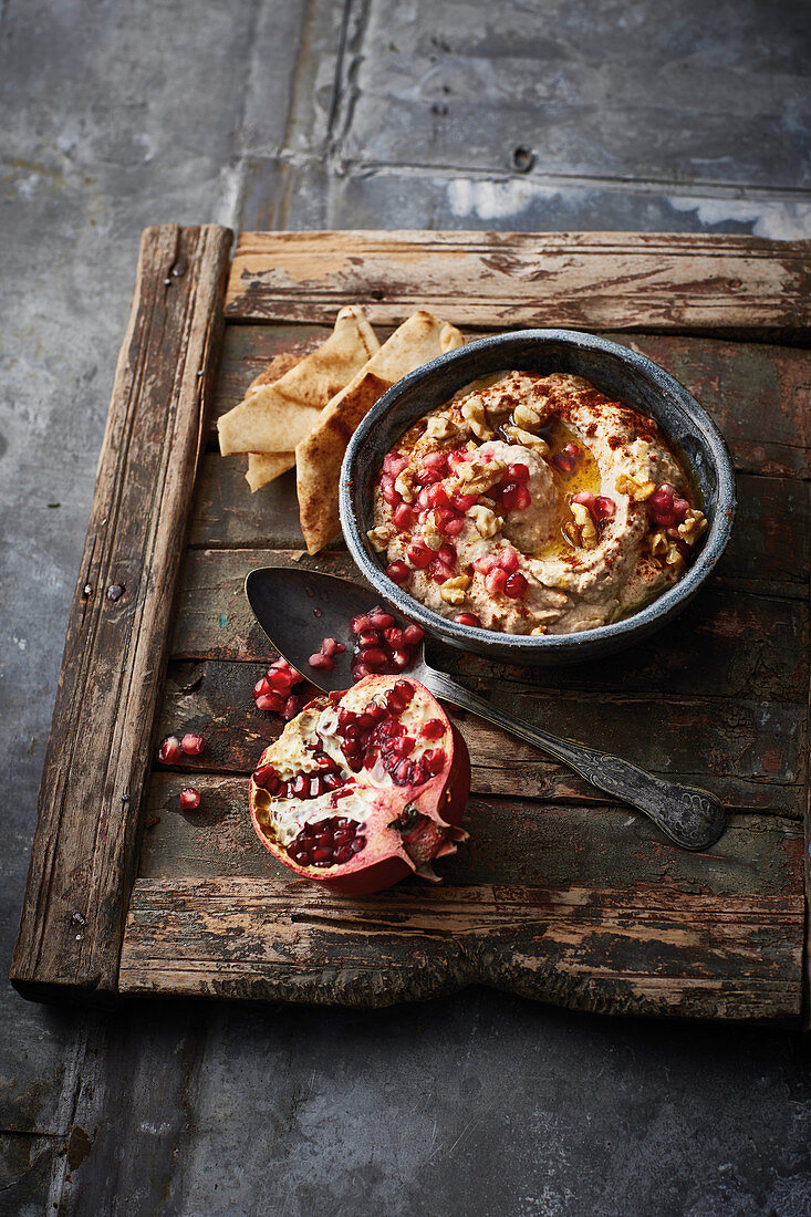 Motabbal (aubergine purée with pomegranate seeds, Syria)