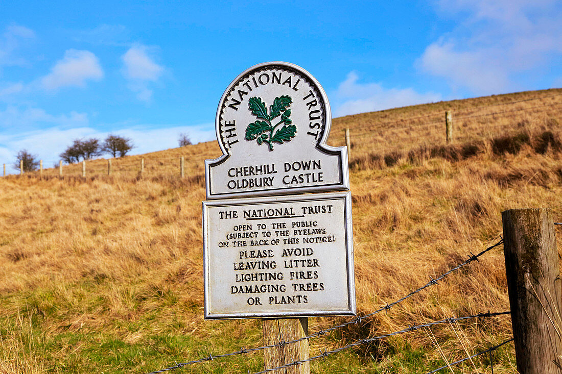 Cherhill Down Oldbury castle, National Trust sign, North Wes