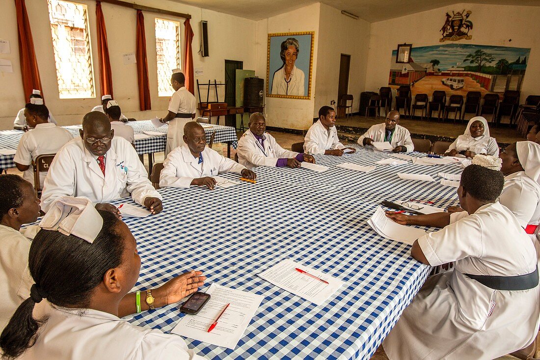 Meeting of hospital doctors and nurses