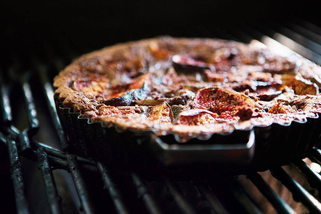 Grilled chocolate and fig tart