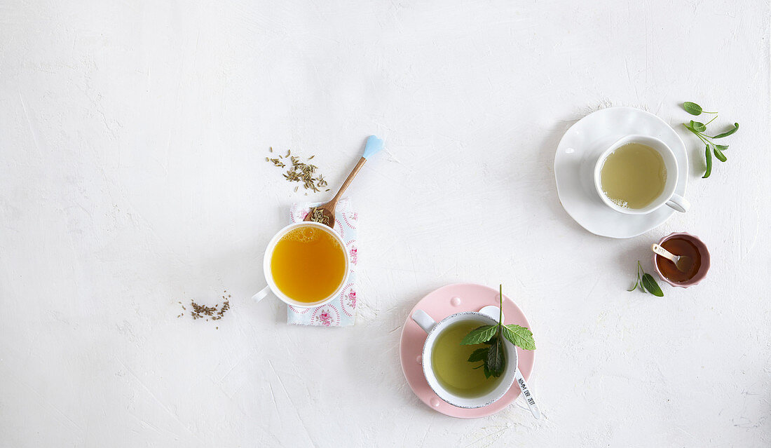 Orangentee, Salbei-Zitronen-Tee und Minze-Zitronengras-Tee