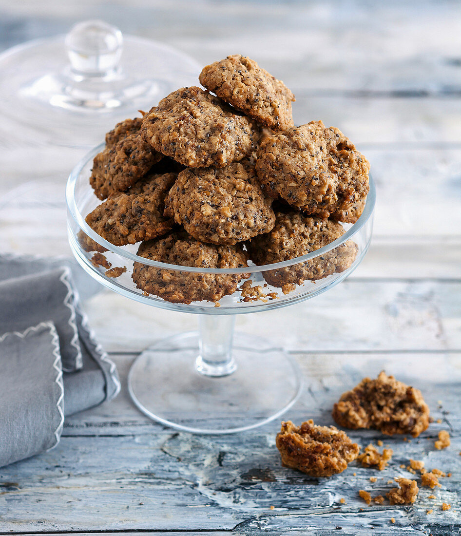 Haferflocken-Cookies mit Feigen und Nüssen