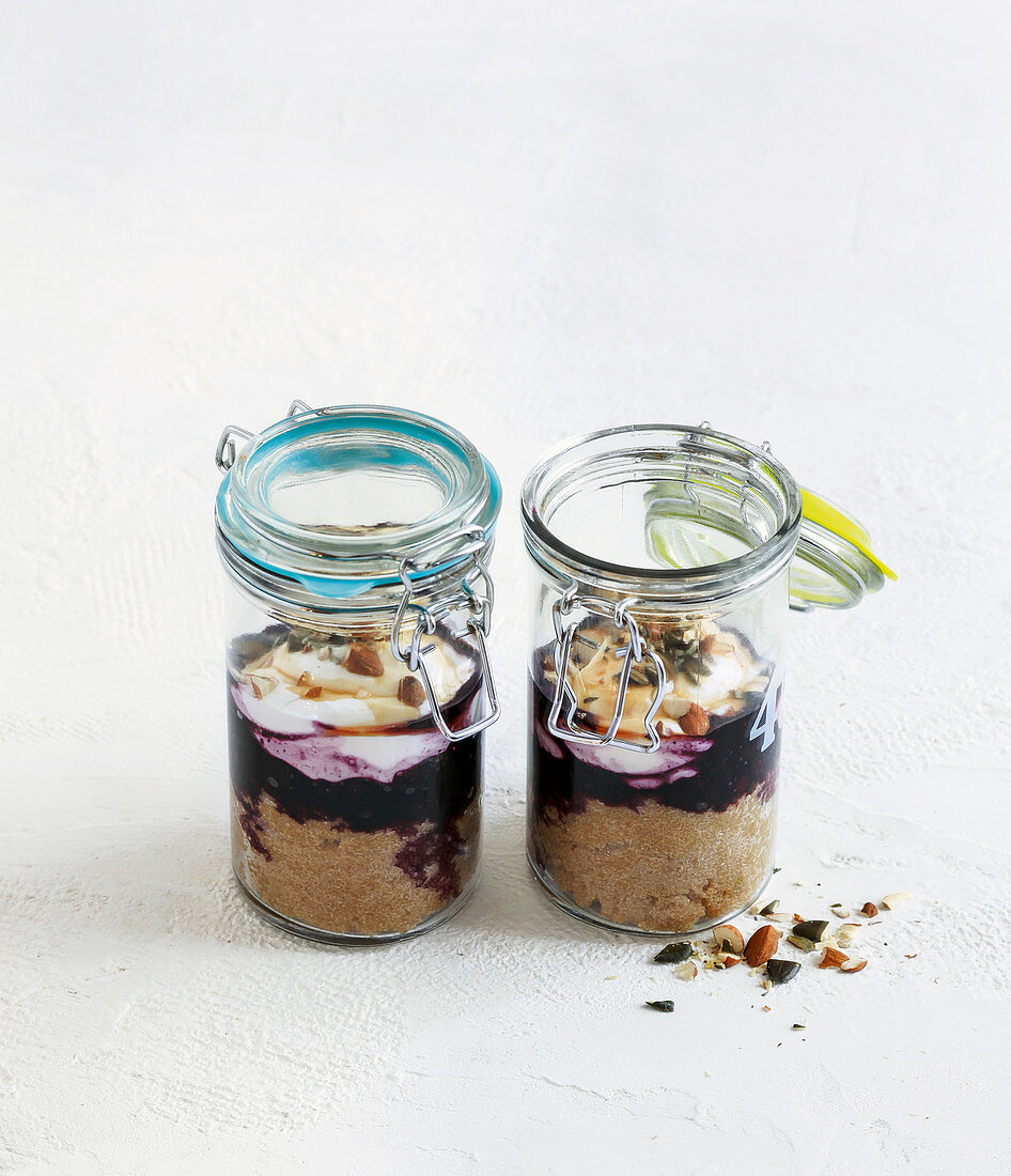 Overnight amaranth with quark and blueberries in preserving jars