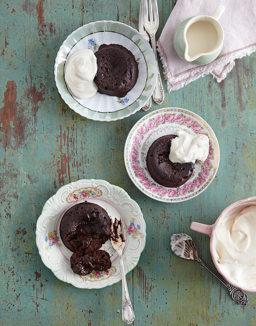 Lava Cakes mit Sahnecreme