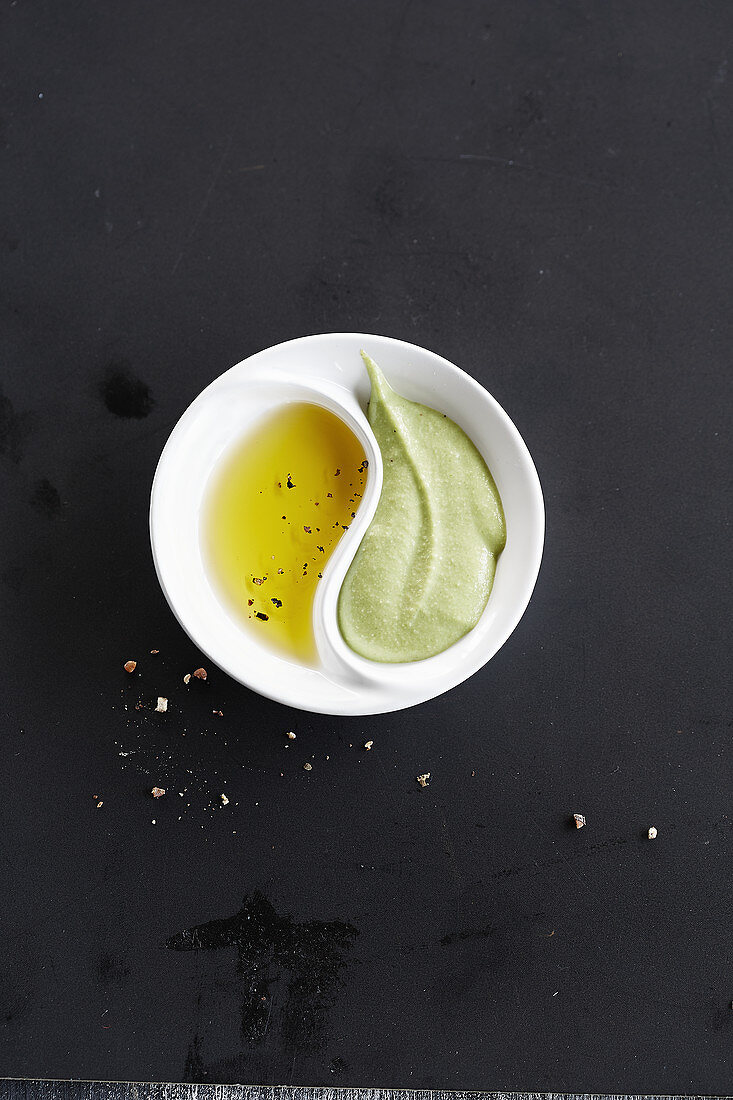 A pea dip and olive oil