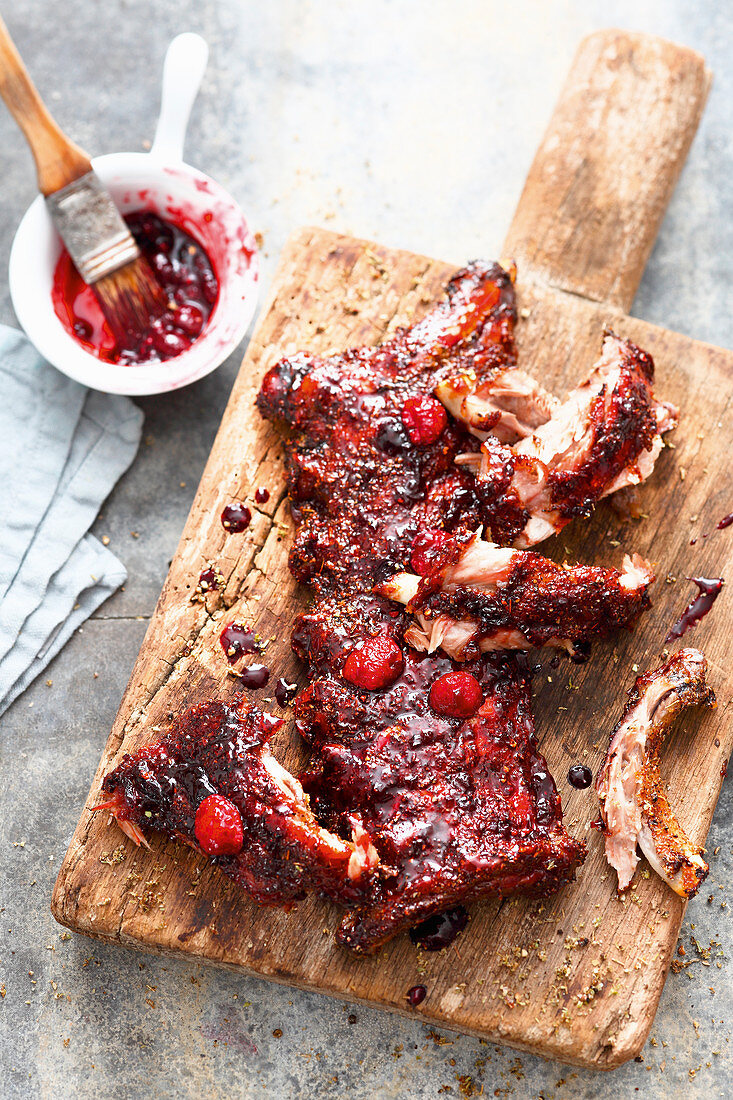 Grilled wild berry ribs