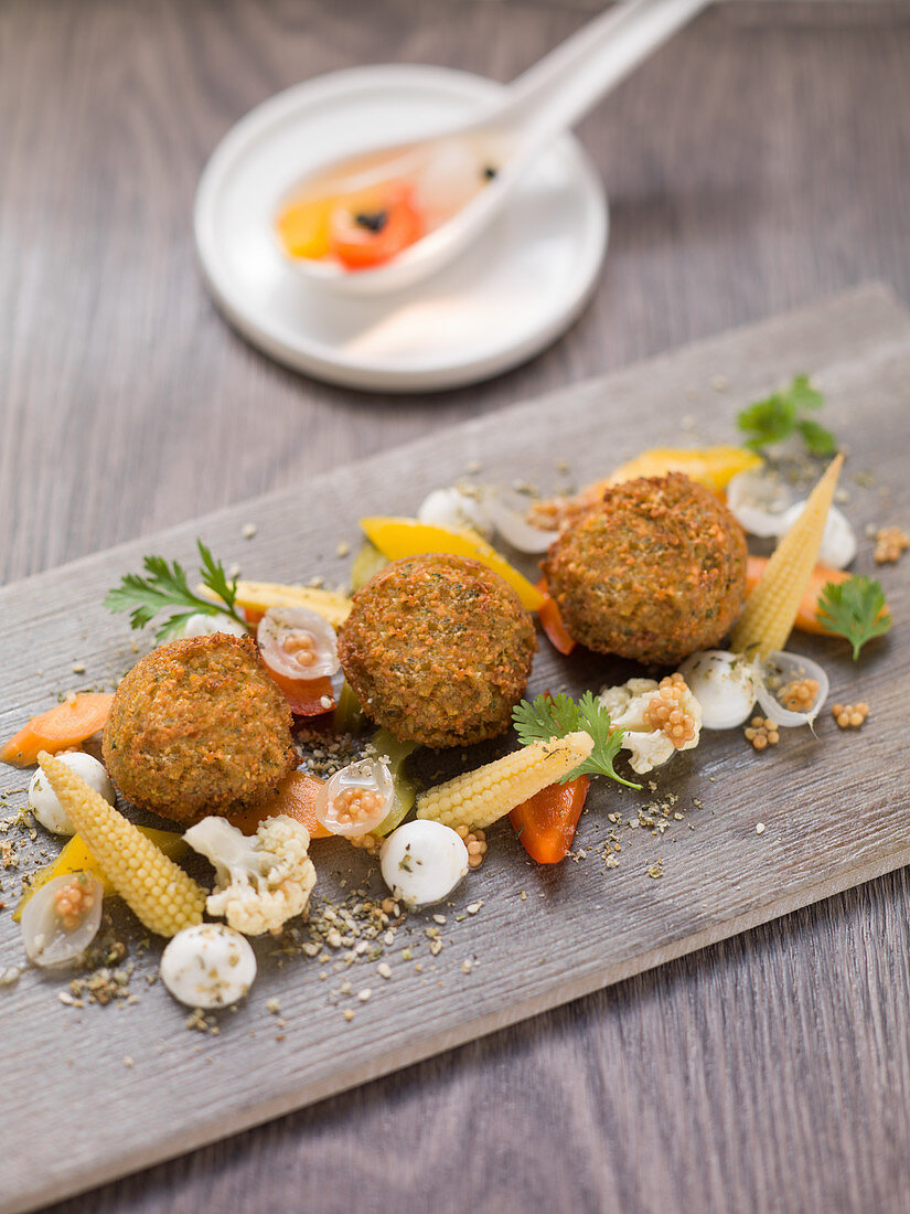 Vegetarische Falafel mit Zatar-Mayonnaise