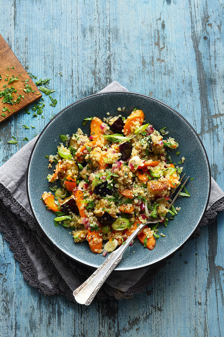 Oriental aubergine salad with quinoa