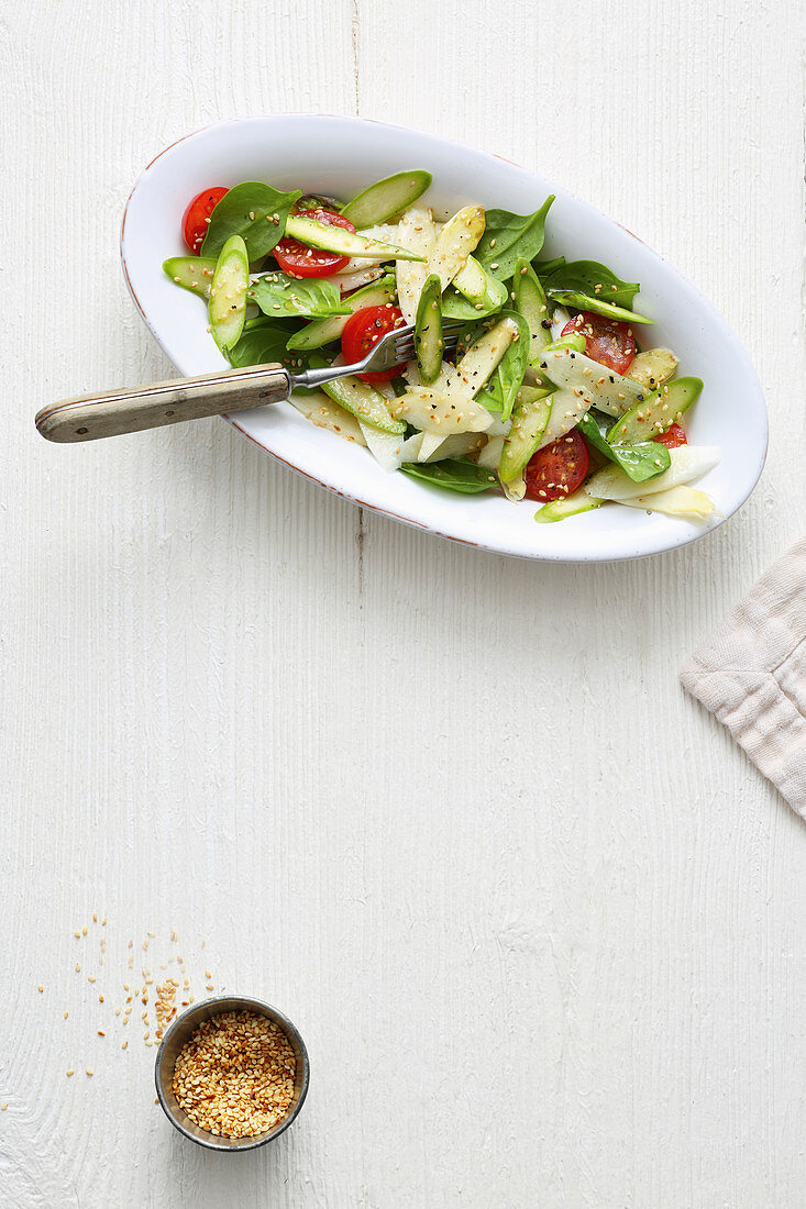 Green asparagus carpaccio with spinach