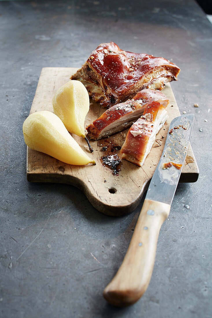 Suckling pig belly with pears