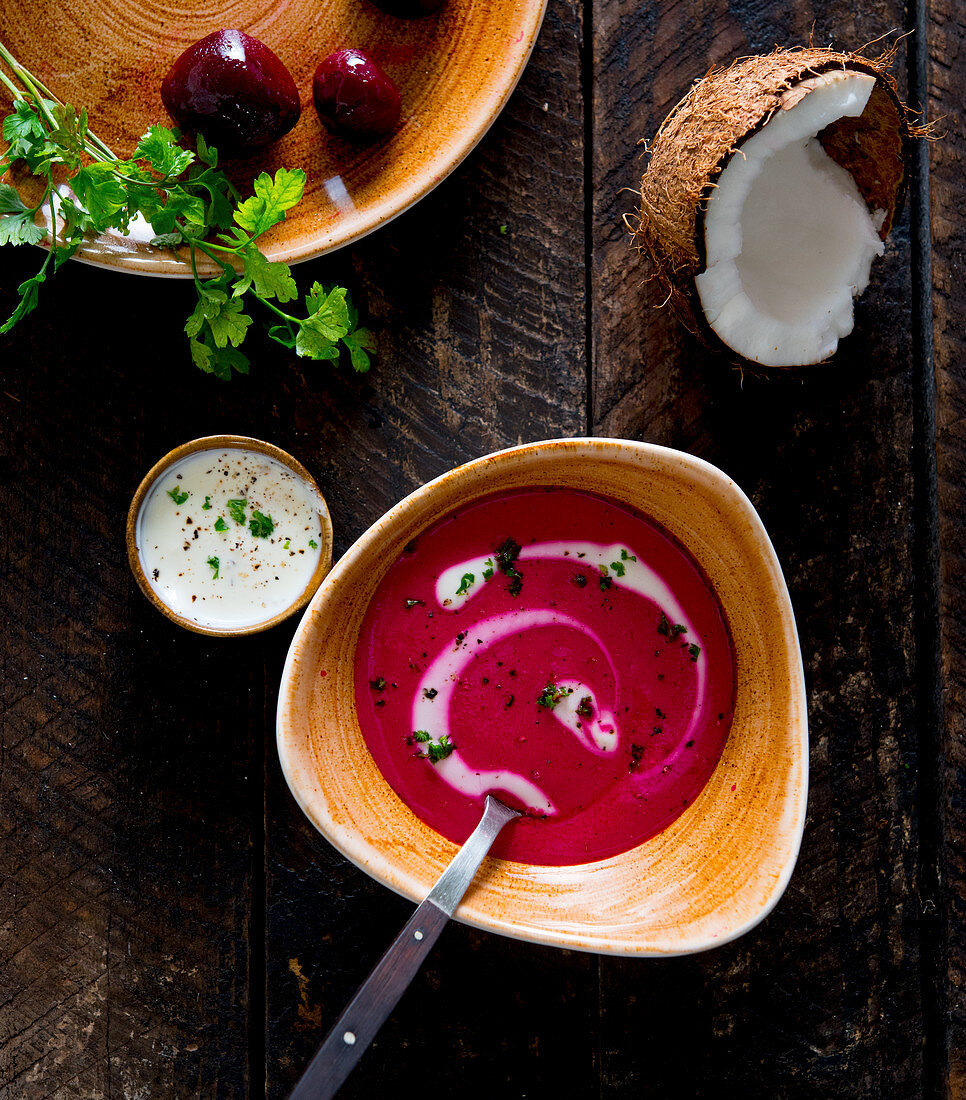 Rote-Bete-Suppe mit Kokos