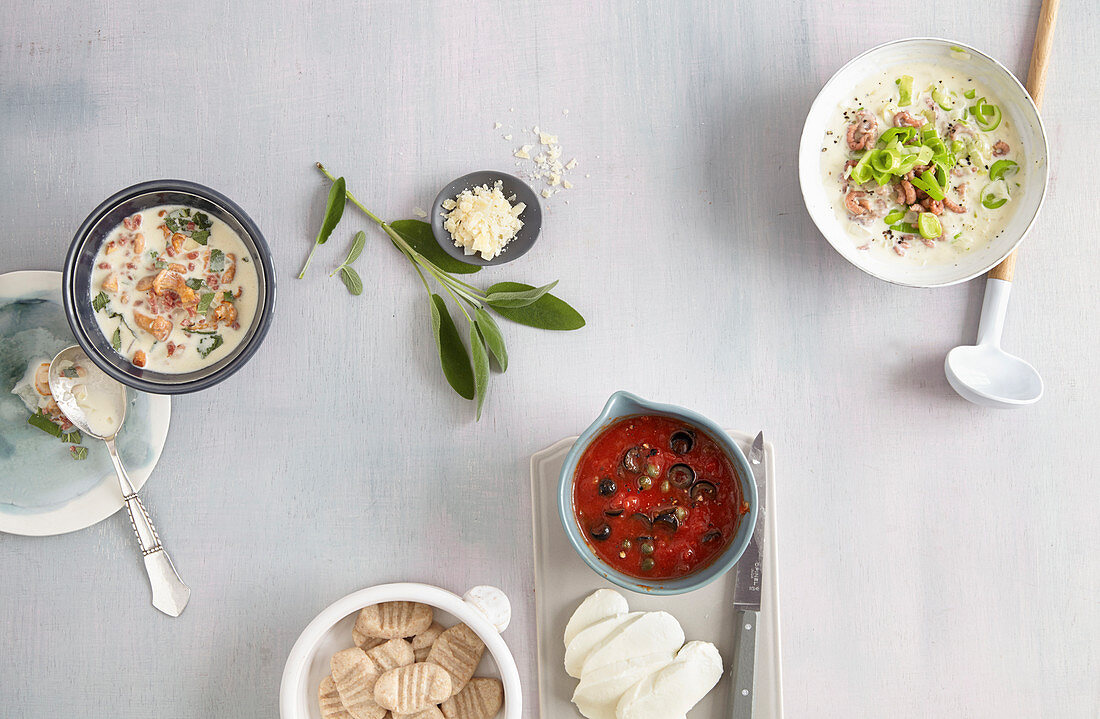 Pfifferlingssauce, Krabbensauce Tomaten-Oliven-Sauce zu Gnocchi