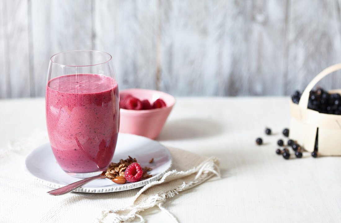 Beeren-Müsli-Smoothie