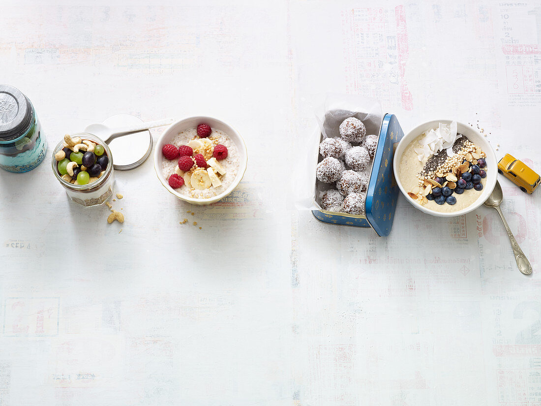 Vier simple Müsli-Variationen - Oats, Porridge, Energiekugeln und Bowl