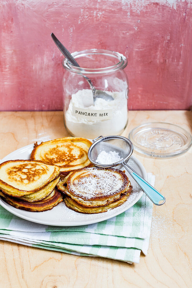 Classic pancakes with icing sugar
