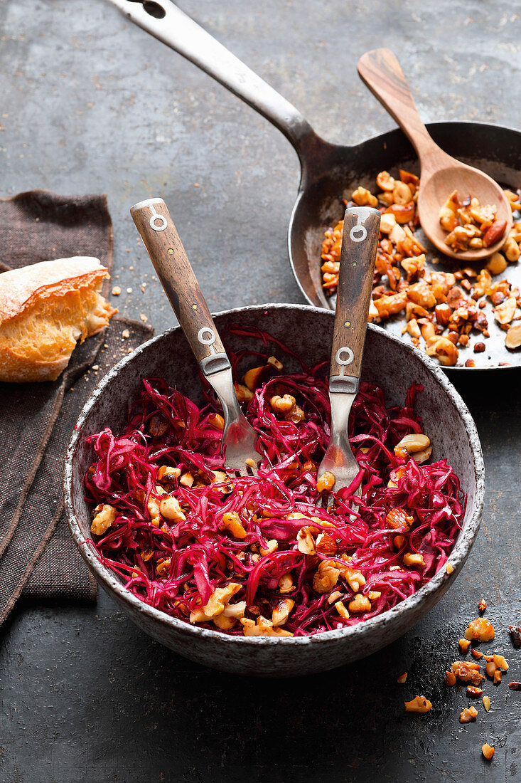 Red cabbage salad with roasted nuts