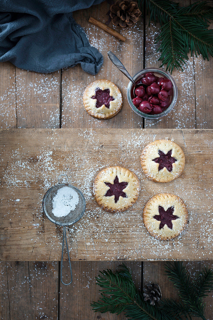 Vegan Christmas pies filled with sour cherrries