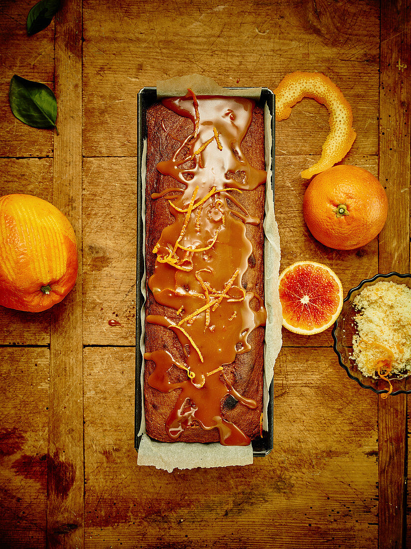 Orangen-Mandel-Kuchen mit Karamelltopping