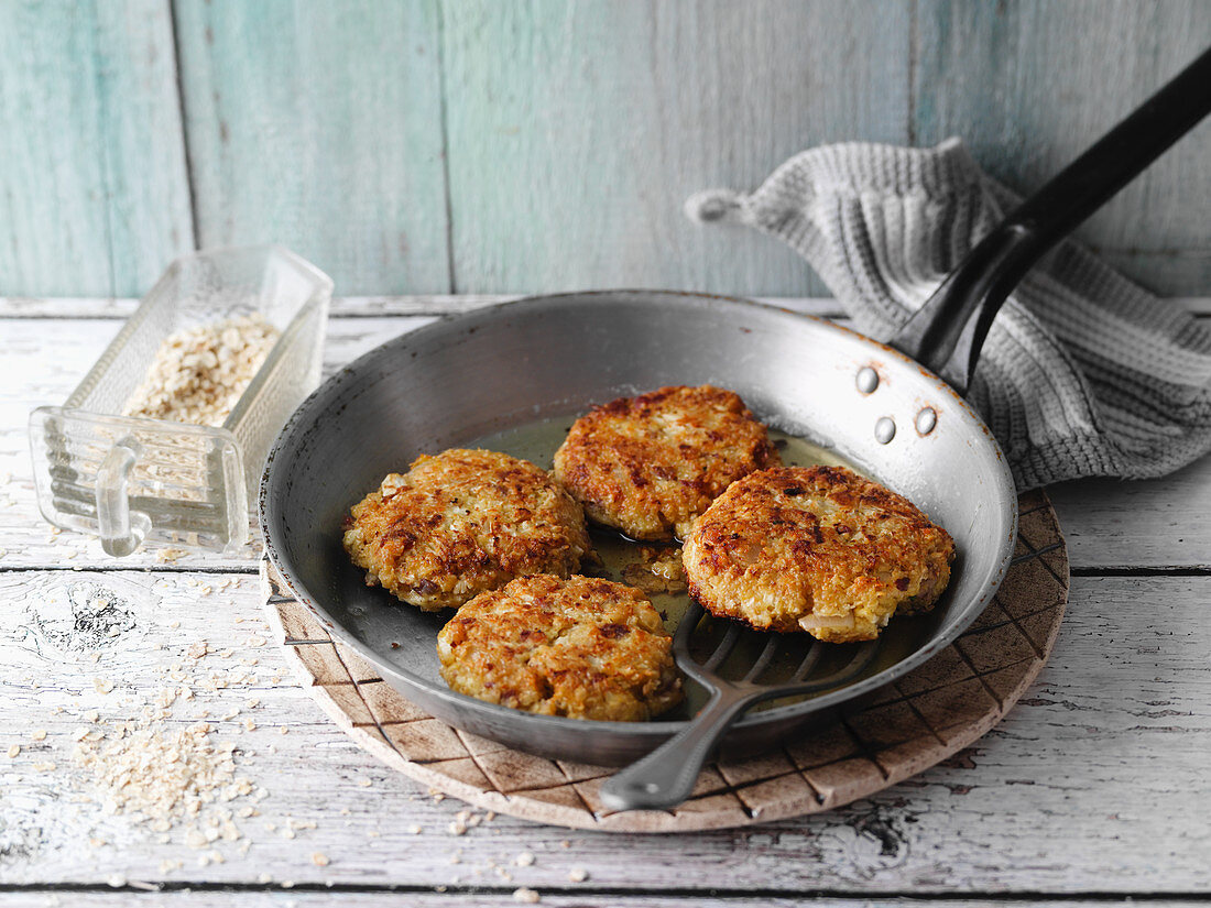 Oat fritters with cheese and ham
