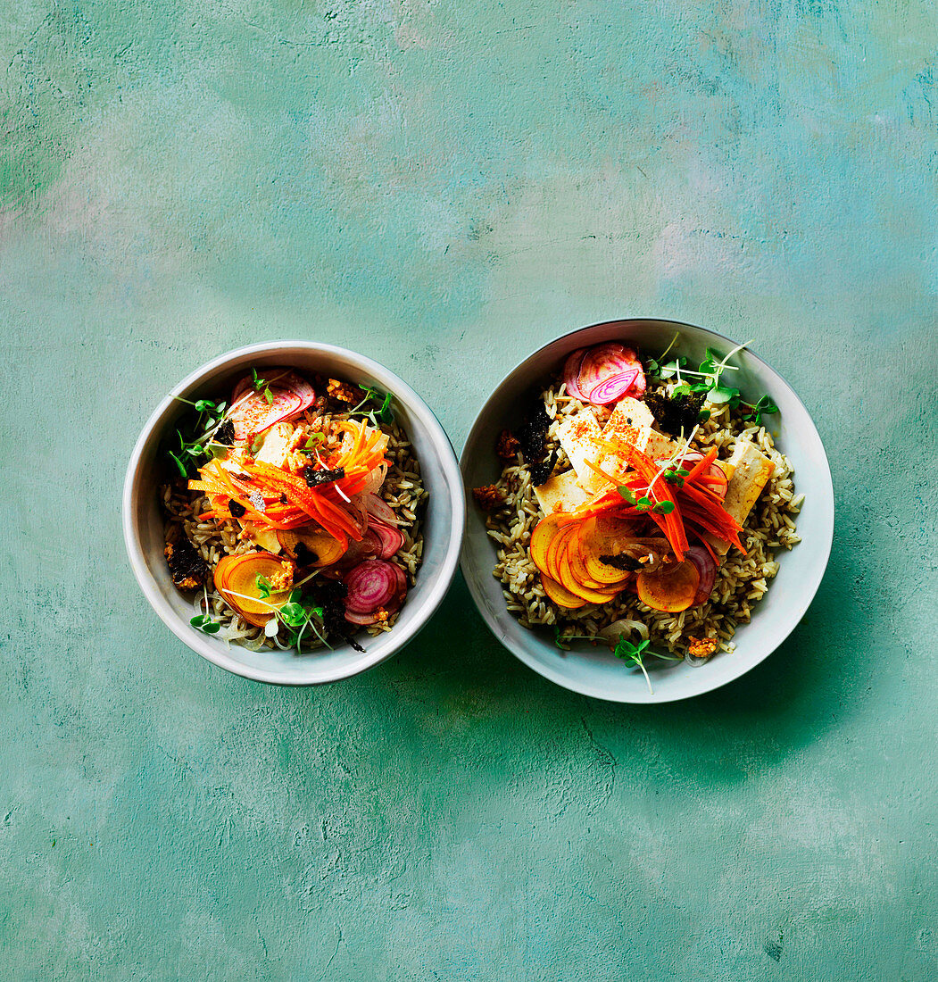 Tofu poke bowl with pickled carrot