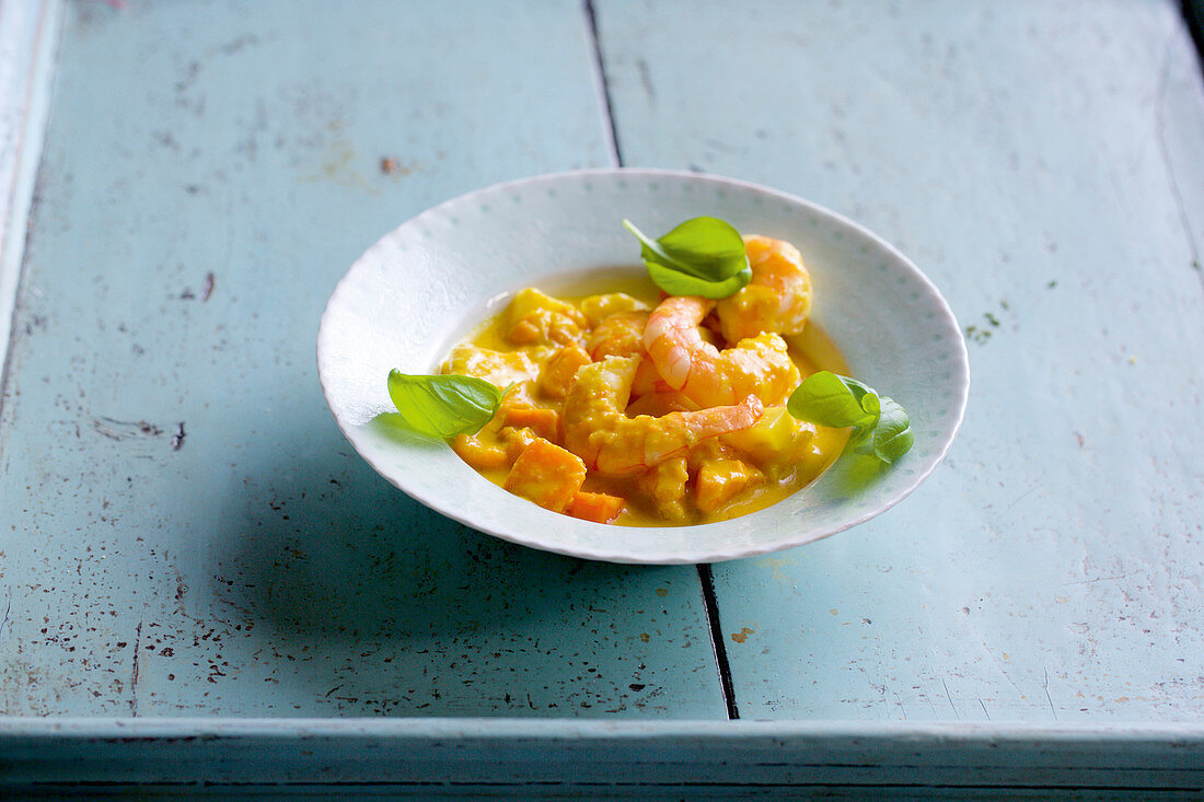 Sweet potato curry with shrimps