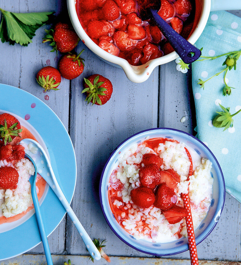 Rice pudding with strawberries