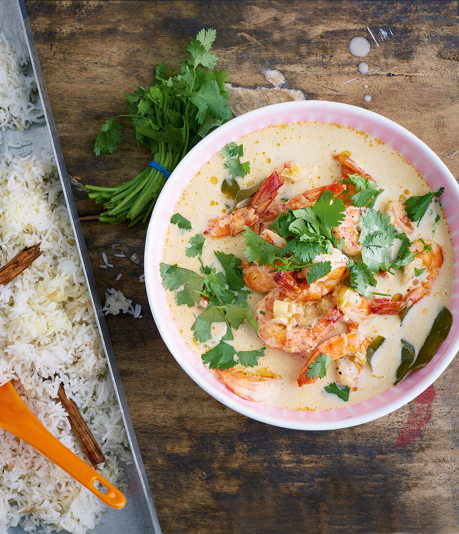 Coconut curry with prawns and basmati rice
