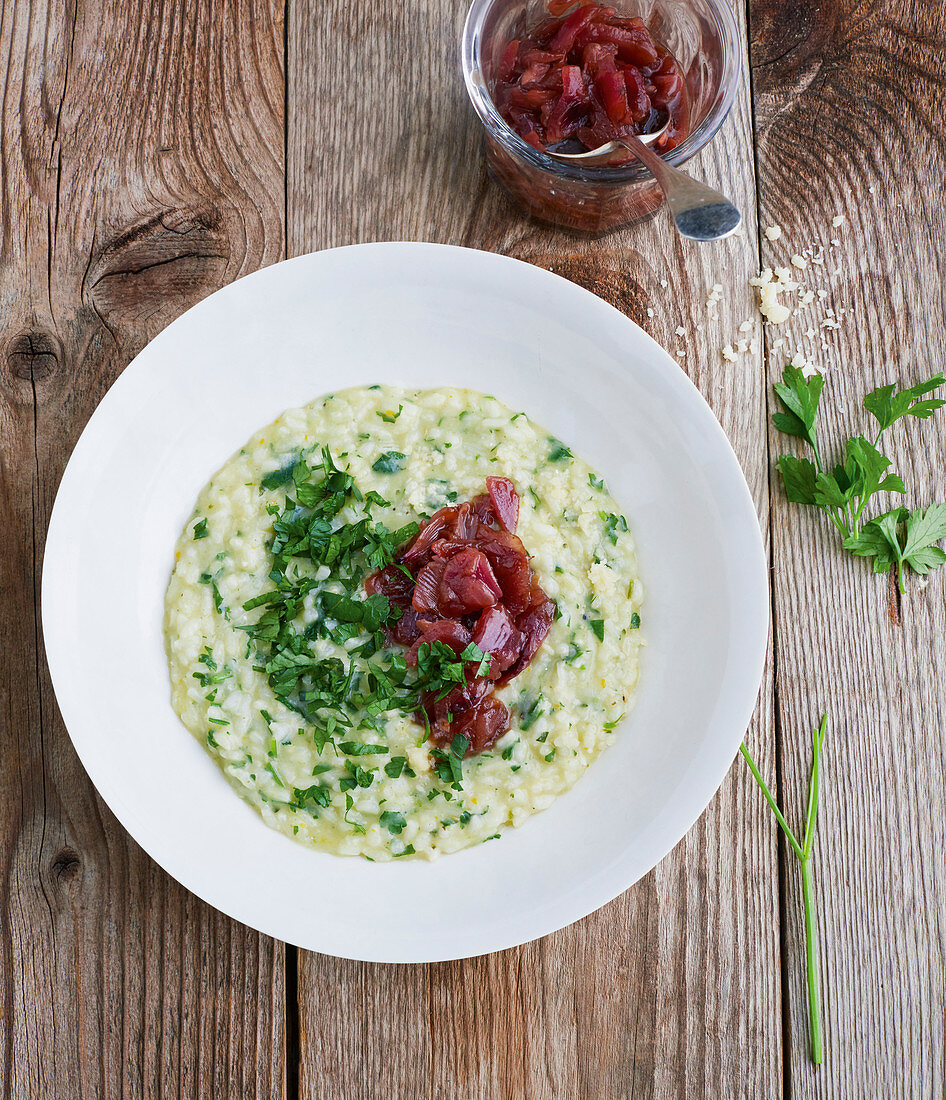Parsley risotto with onion jam