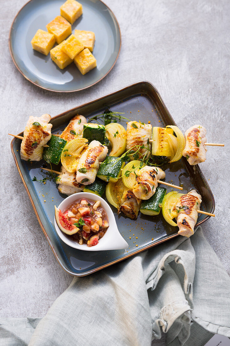 Corn-fed chicken skewers with vegetables