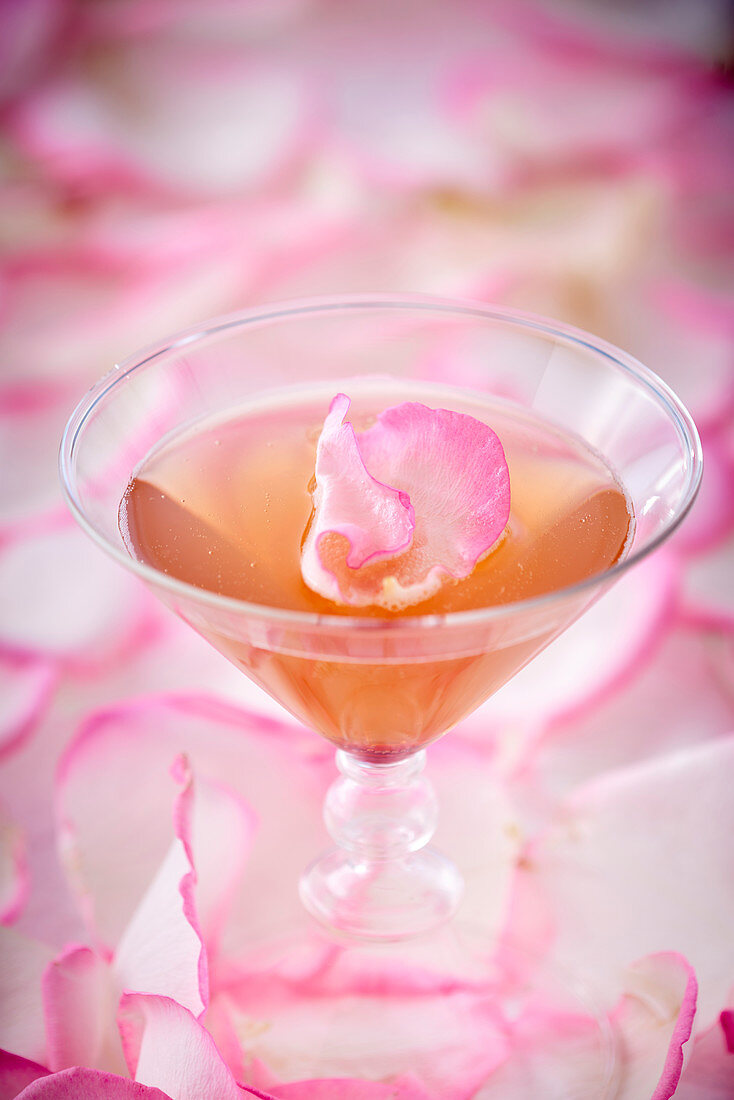 Rose cocktails with a petal