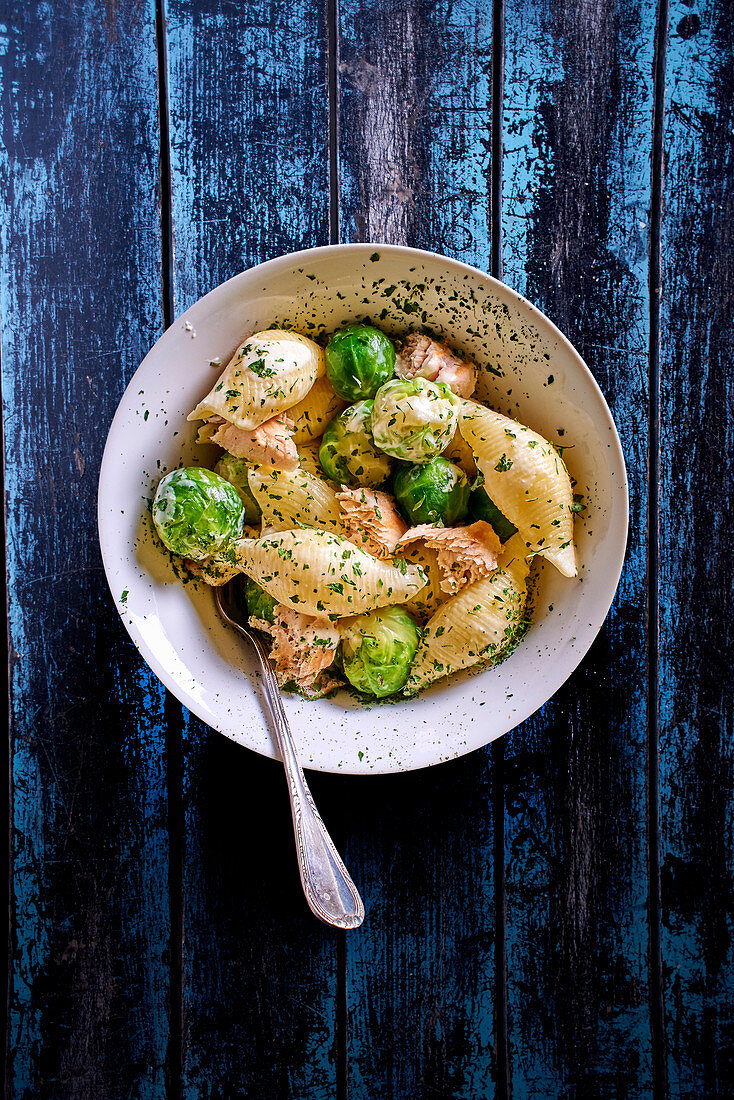 Shell pasta with salmon and Brussels sprouts