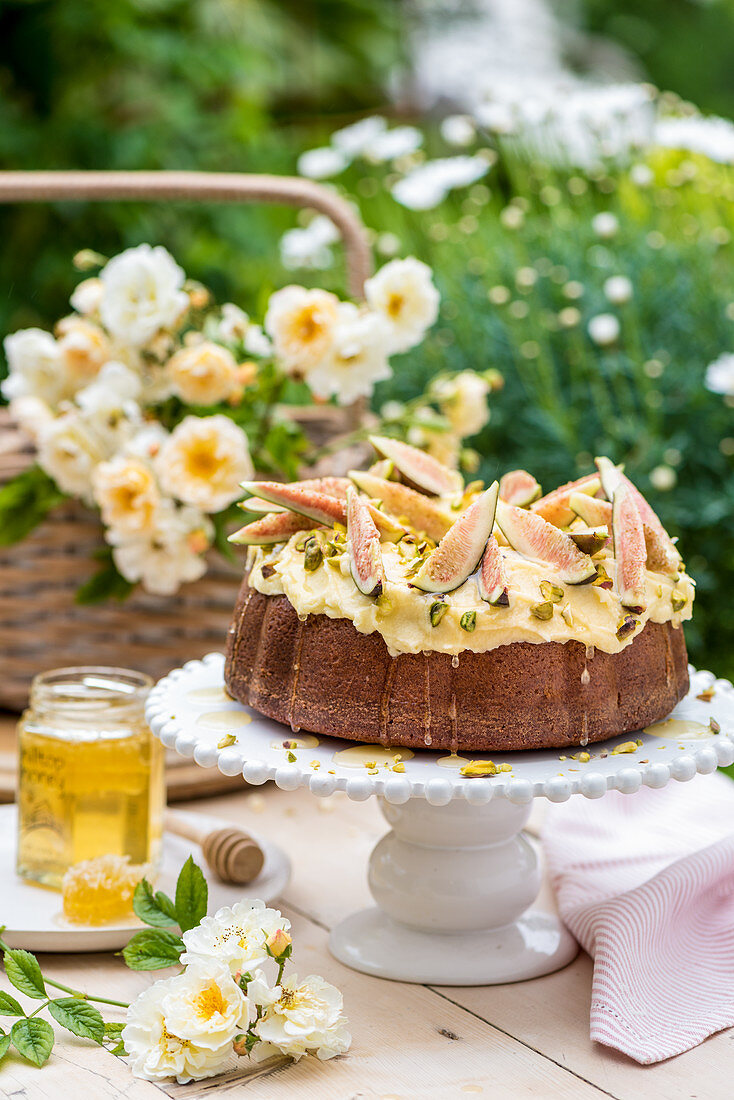 Honig-Feigen-Kuchen mit Pistazien