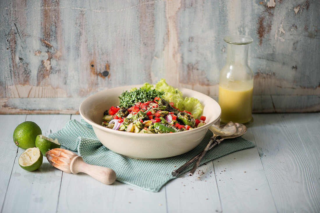 Lauwarmer Spargelsalat mit Dressing