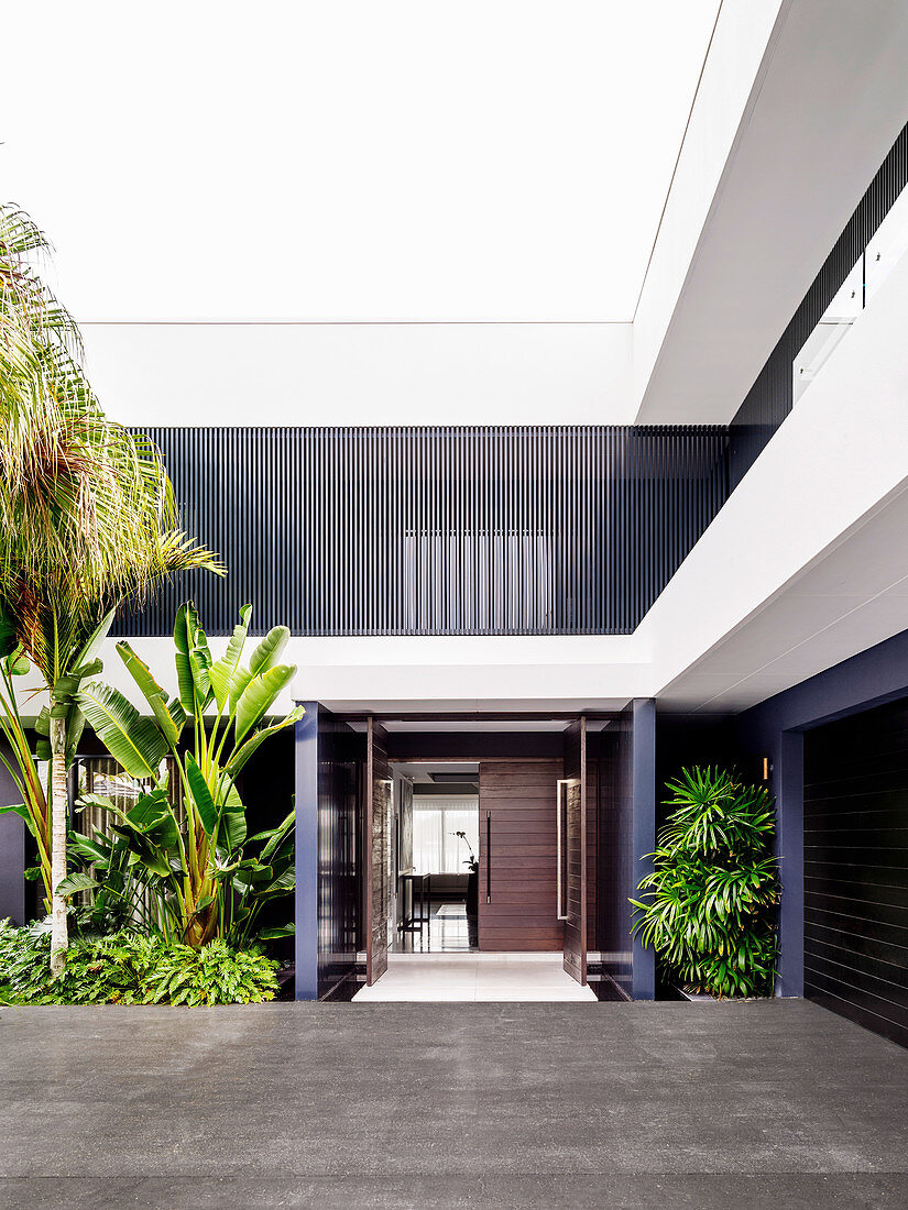 Balconies and terraces frame the architect's house with clear lines