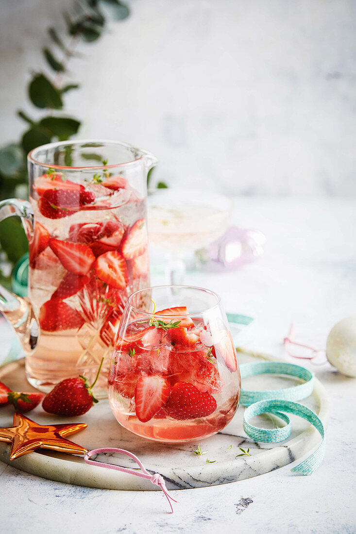 Sparkling rose and strawberry punch